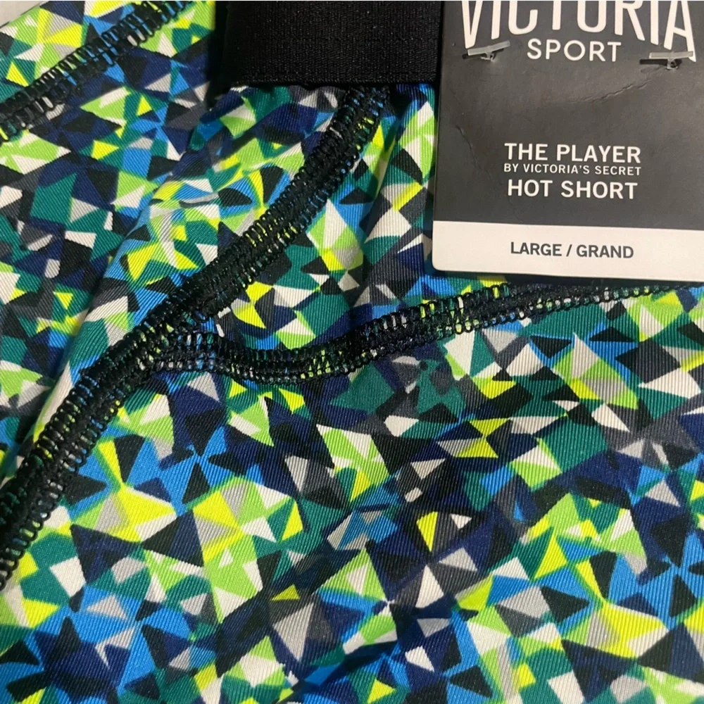 Victoria Sport Patterned Shorts Blue and Green Sz L